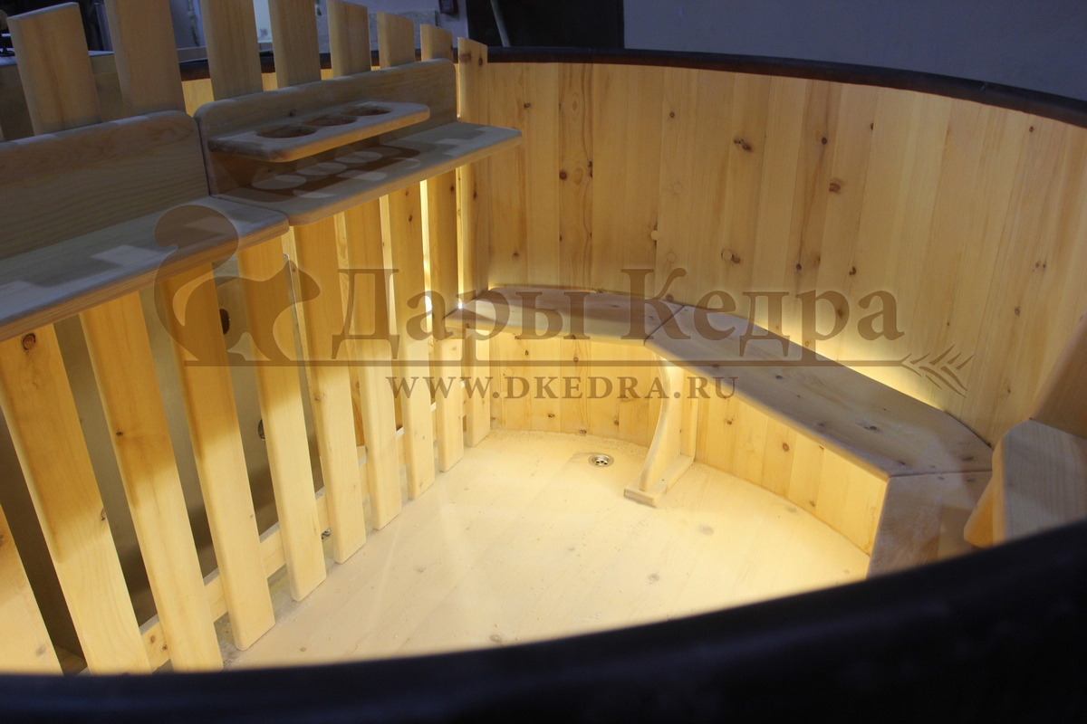 Японская баня (Фурако) круглая из кедра со встроенной печью