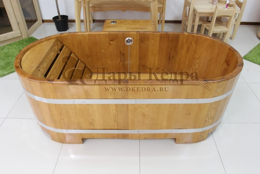 Деревянная ванна из кедра